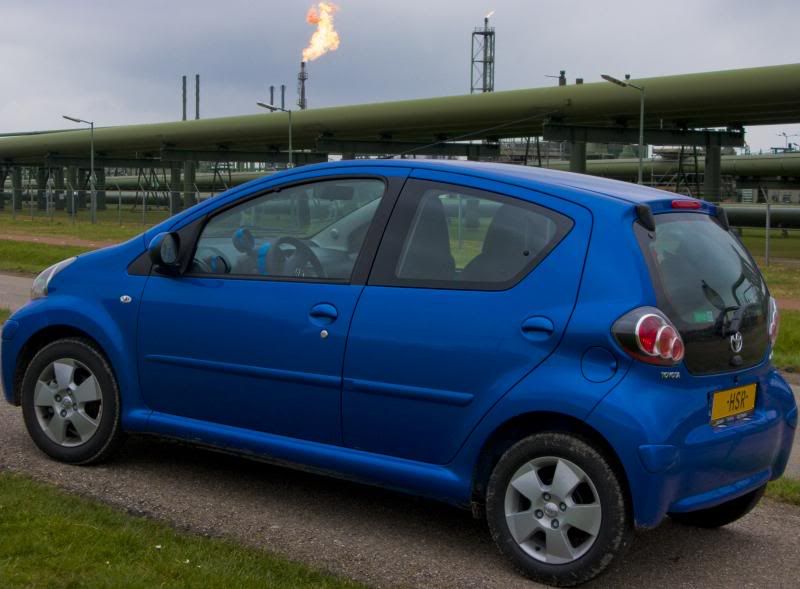 http://i992.photobucket.com/albums/af42/yohanneman/Aygo/Aygo8.jpg