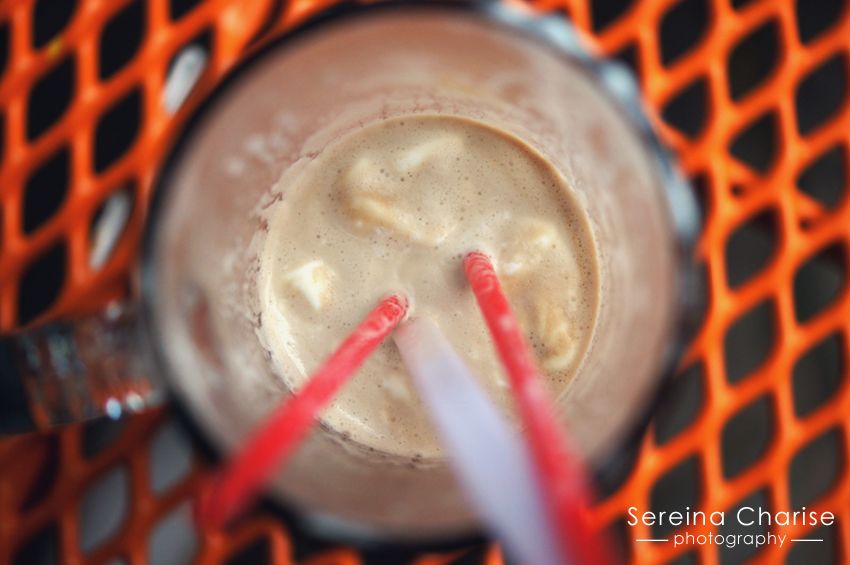 Almost finished root beer float // Sereina Charise Photography