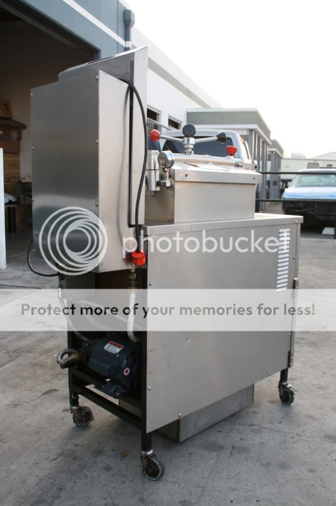 BKI PRESSURE FRYER w/ Filter NAT GAS Henny Penny style   MODEL # LGF 