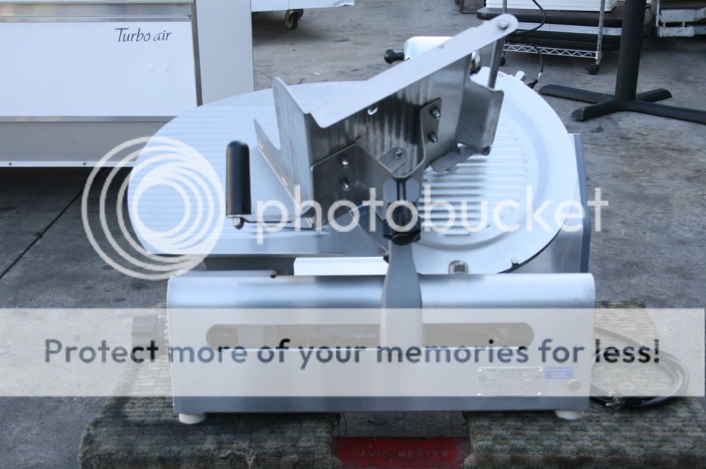 DEMO GLOBE 12 MEAT SLICER # 3600P Heavy duty Used just a few 